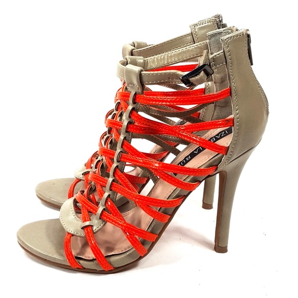 Izabella Rue 'Stephe' Strappy Gladiator Sandals - Picture 1 of 8